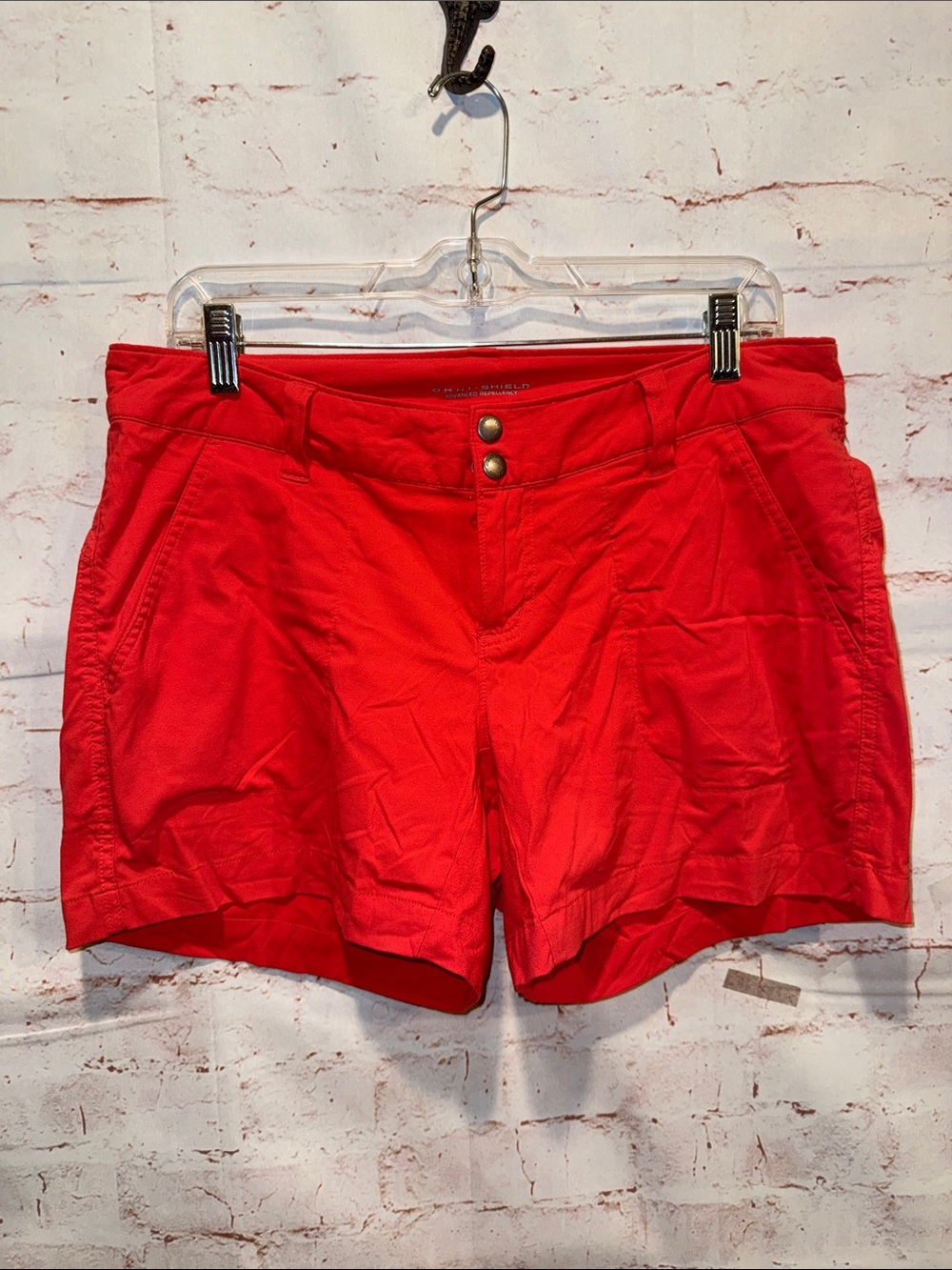 Columbia Women’s Bright Red Mid-Rise Bermuda Shorts 10 pockets